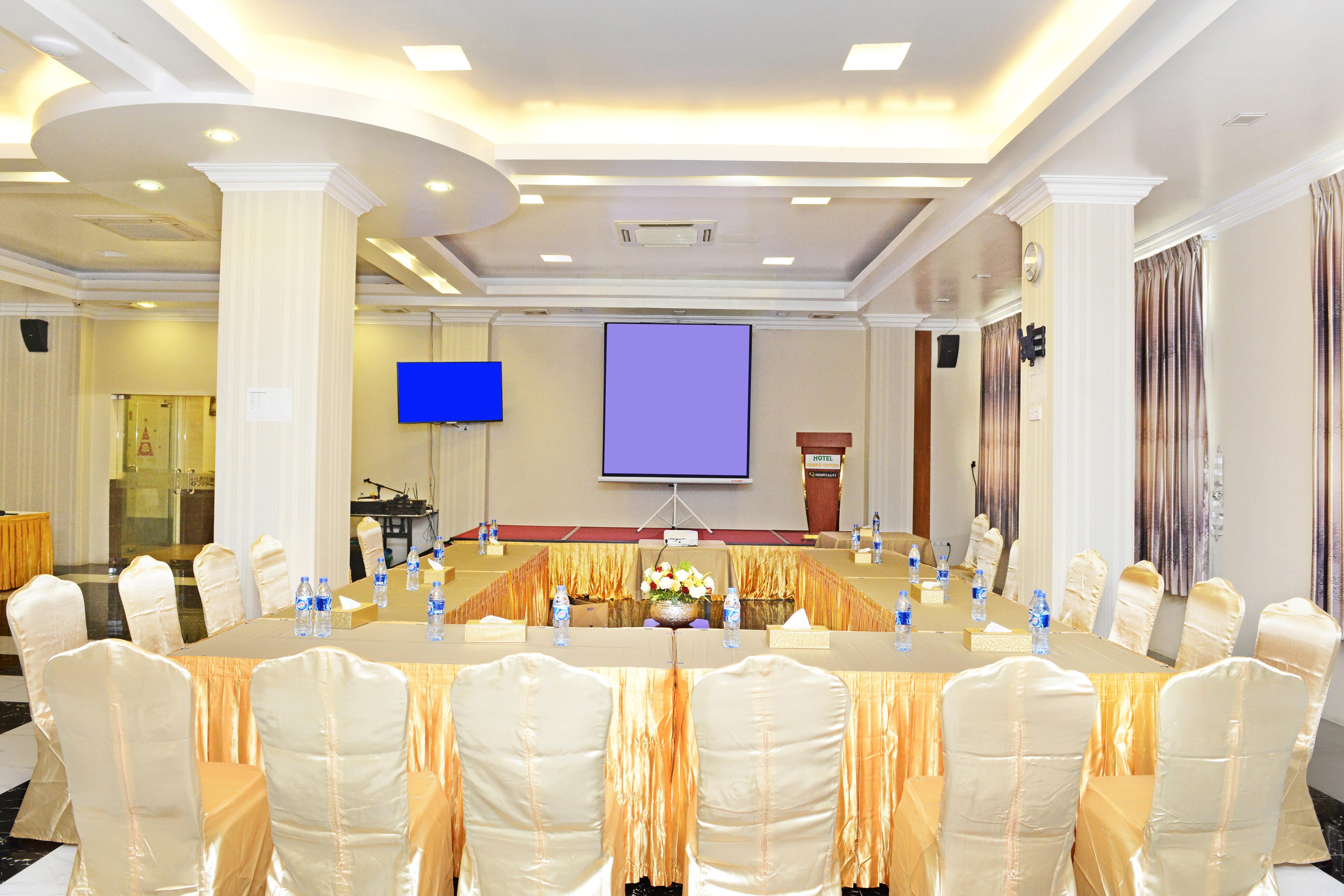 Hotel Grand United - Ahlone Branch Rangum Exterior foto